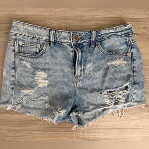 American Eagle Women’s Distressed Light Blue Denim Jean Shorts
